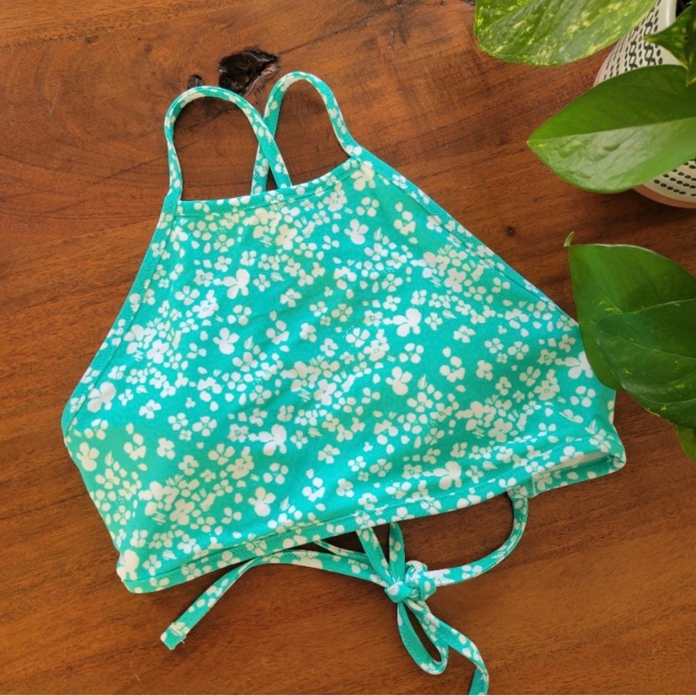 NWOT Aerie high neck bikini top size medium